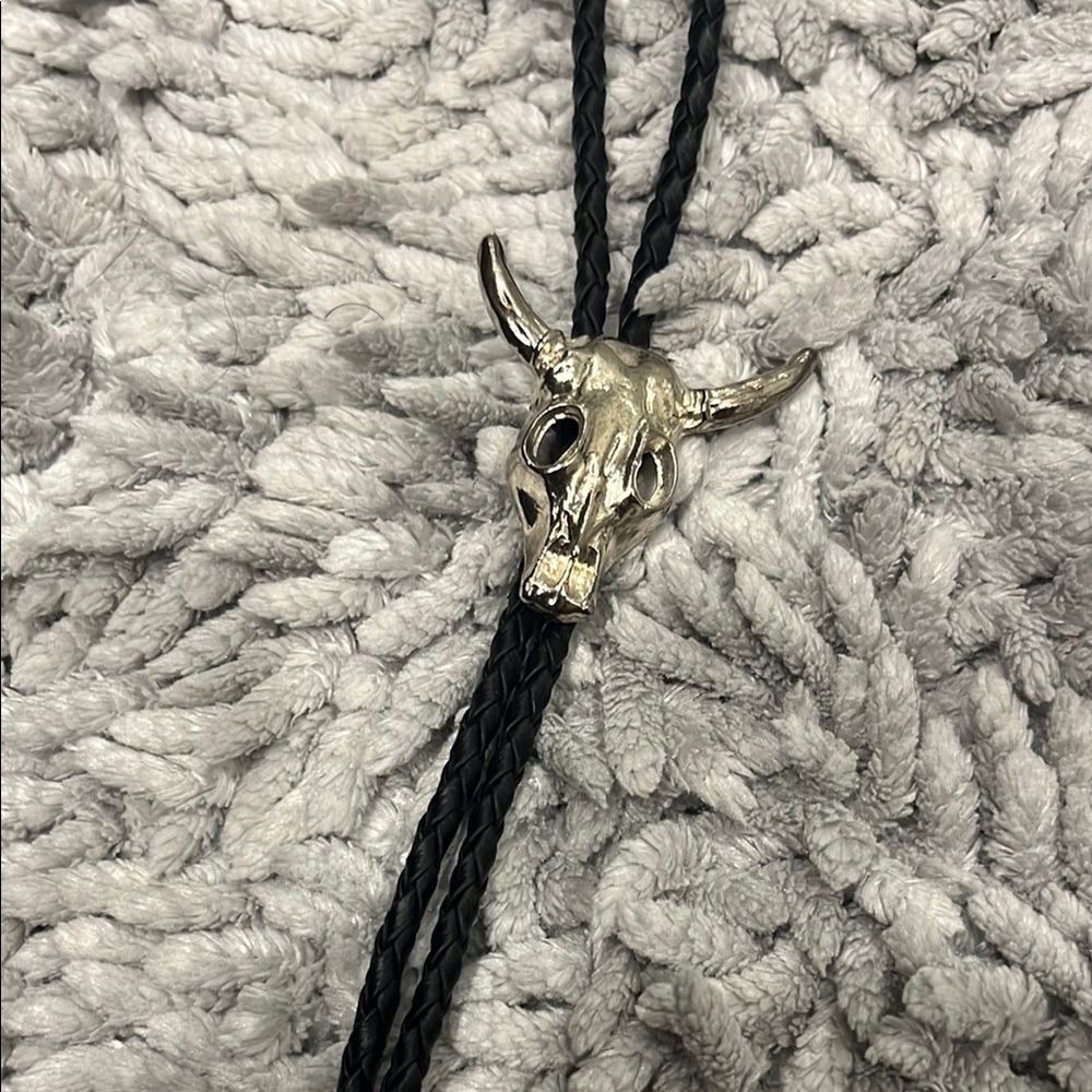 Black Leather Bolo Tie with Silver Bull Head